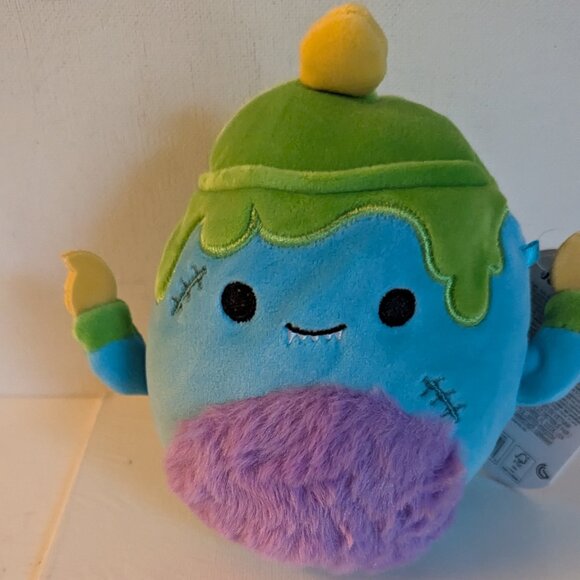 NWT 5" Valentino Zombie Candleabra Squishmallows Halloween Fuzzy Plush Toy NEW - Picture 1 of 5